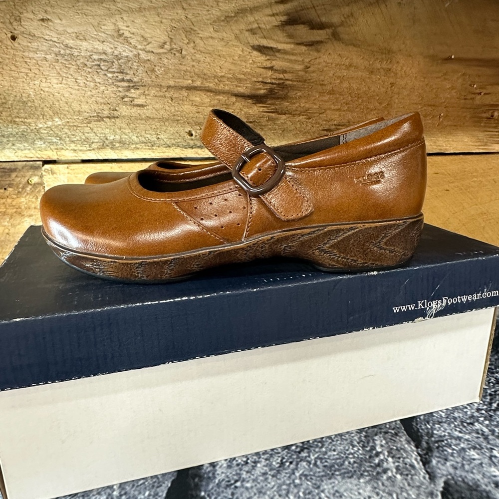 Klogs size 6.5!